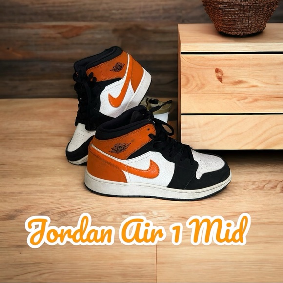Jordan Mens Air 1 Mid 554724 058 sz 7 Y